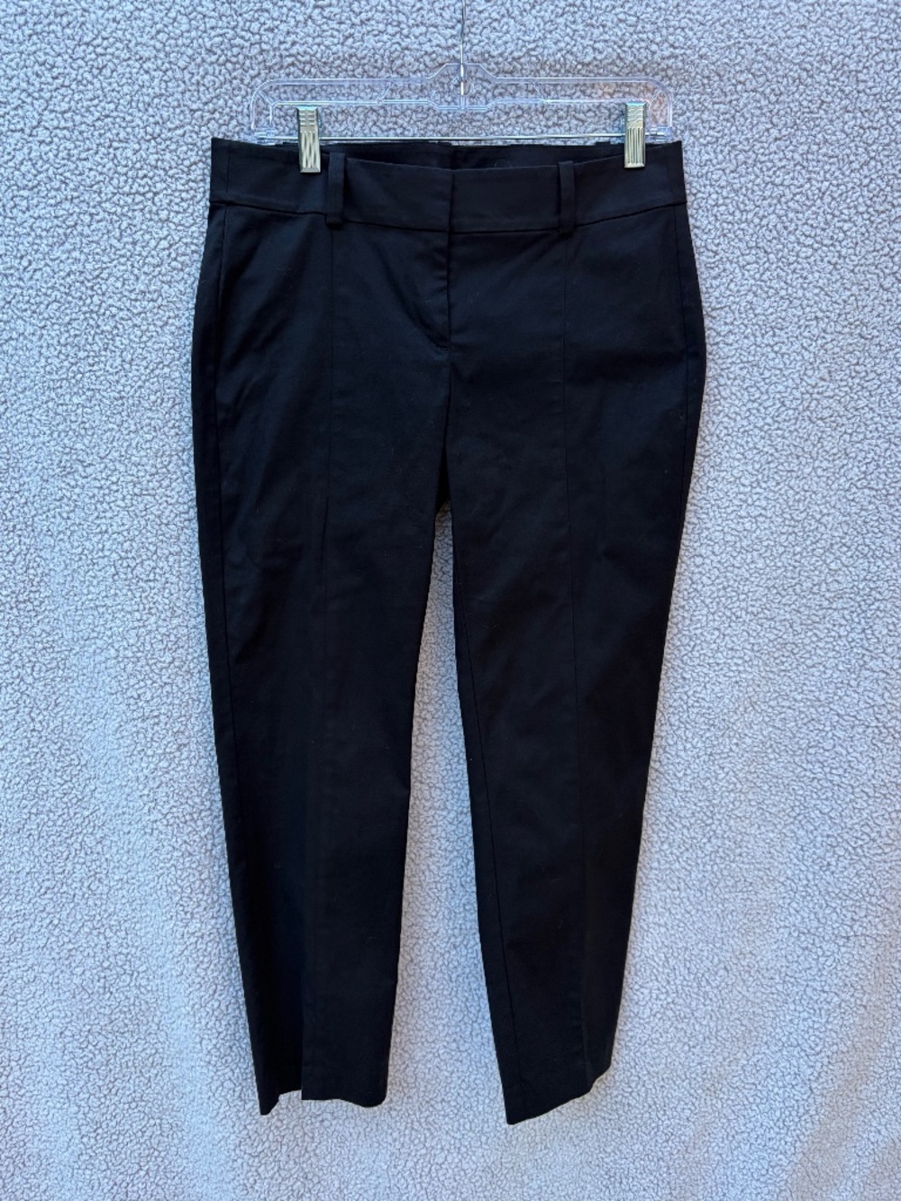 Ann Taylor Carnege Crop, Black color Size 4
